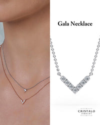 Gala necklace in 18k white gold with 0.07ct diamonds, adjustable 16–18" chain.