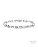 Idyll tennis bracelet in 18k white gold with 3.90ct lab-grown pear-shaped diamonds.