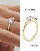 Toi et Moi diamond bracelet in 18k yellow gold. A pear and a round lab-grown diamond bracelet with a total weight of 2.00ct.